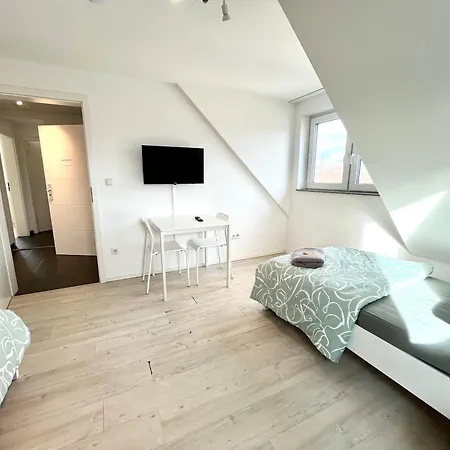 Apartment Ganze Wohnung - Parkplatz - Balkon - Wlan