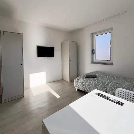 Apartment Ganze Wohnung - Parkplatz - Balkon - Wlan