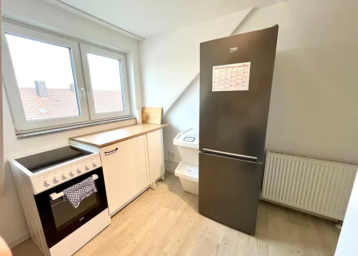 Handwerker Wohnung - Parkplatz Vor Der Tuere - Balkon - Bis Zu 6 Personen *